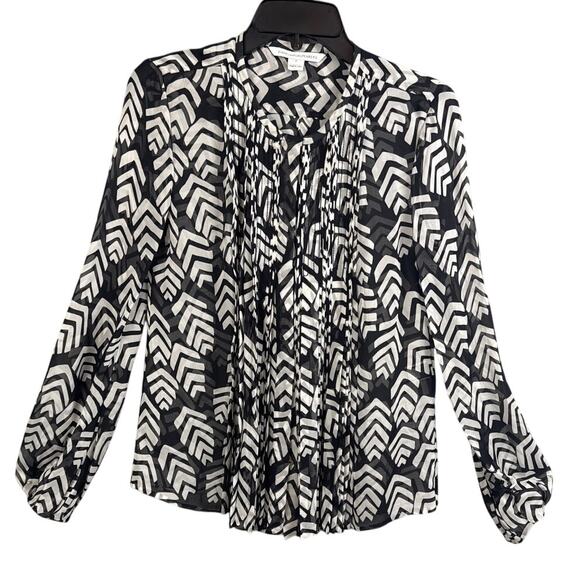 Diane Von Furstenberg Silk Blouse Sheer Black White Pleated Timeless Style SZ 4 - Picture 1 of 9